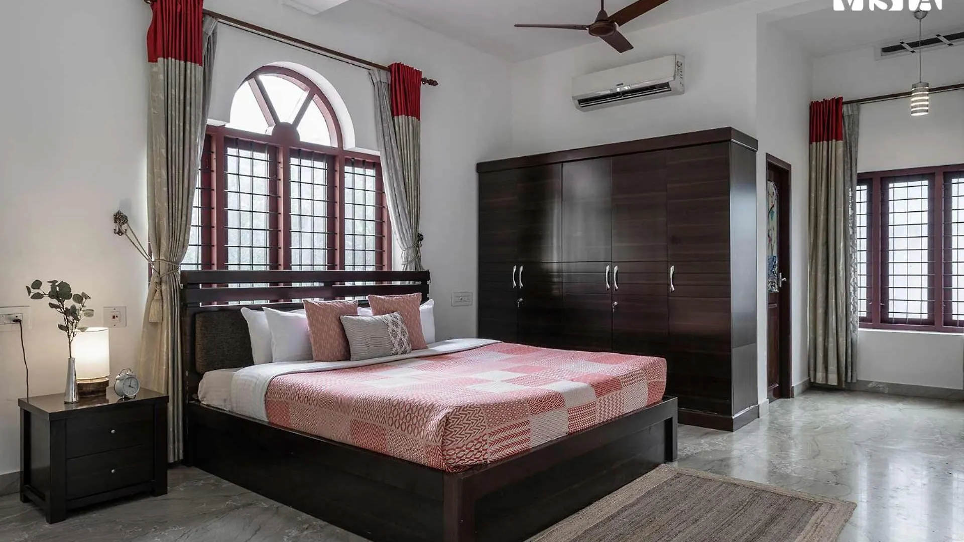 Hotel Stayvista At Periyar Palace- Pet Friendly, River View Villa With Garden Kochi India