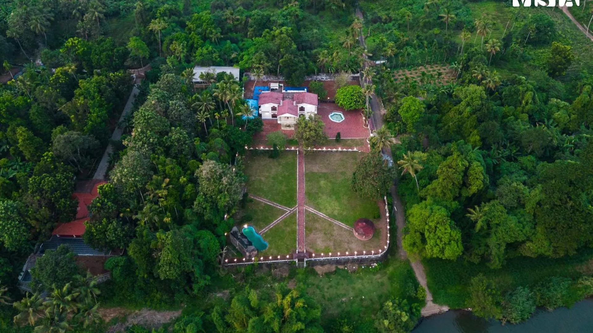 Stayvista At Periyar Palace- Pet Friendly, River View Villa With Garden Kochi Hotel