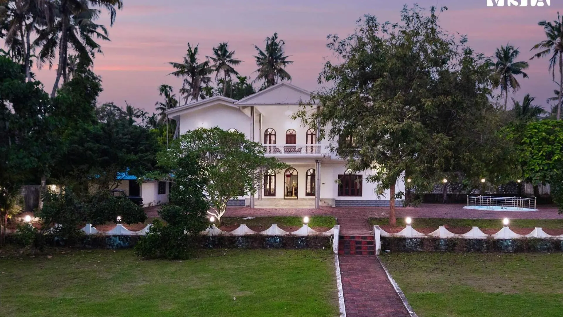 Stayvista At Periyar Palace- Pet Friendly, River View Villa With Garden Kochi