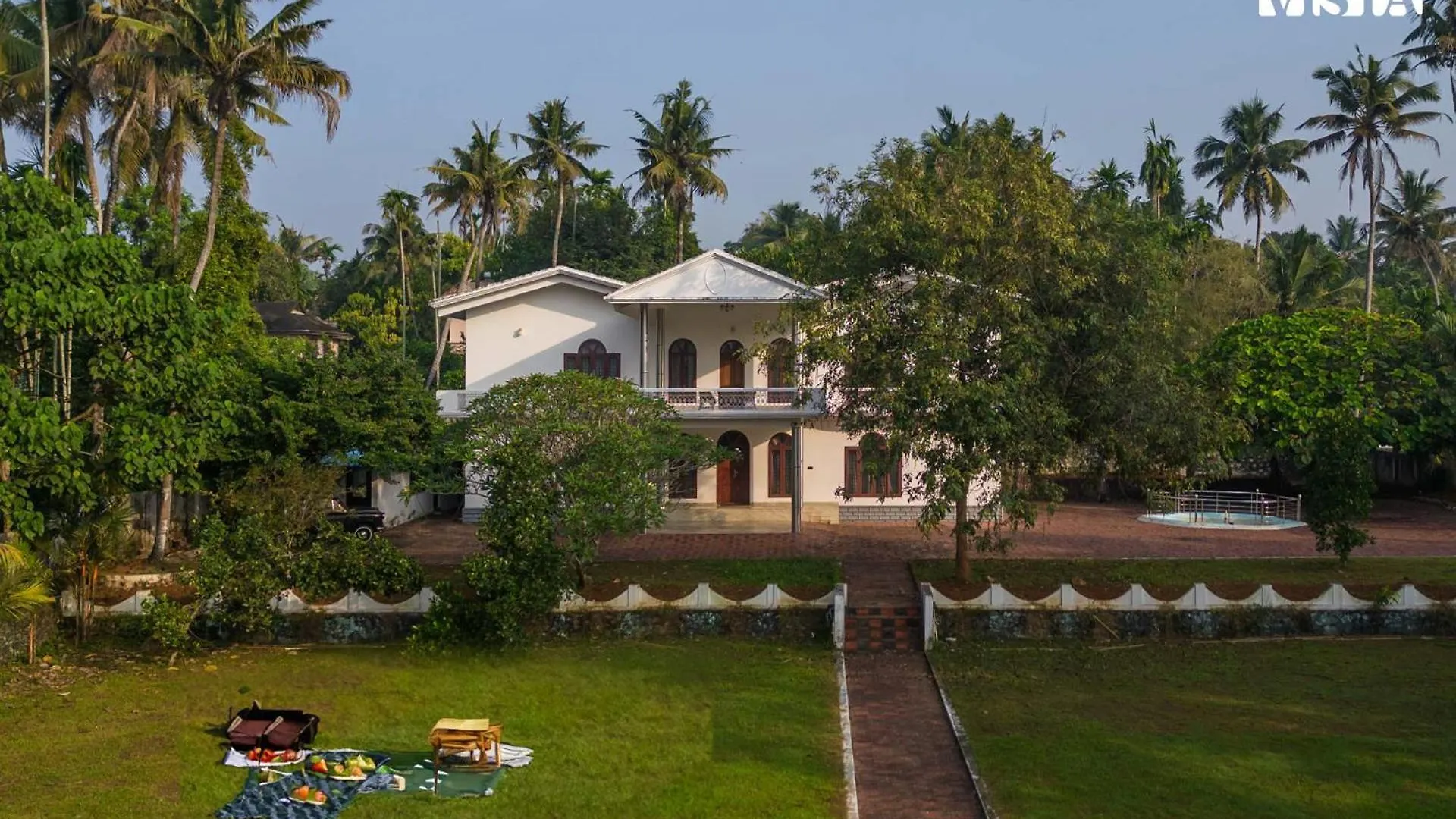 Stayvista At Periyar Palace- Pet Friendly, River View Villa With Garden Kochi