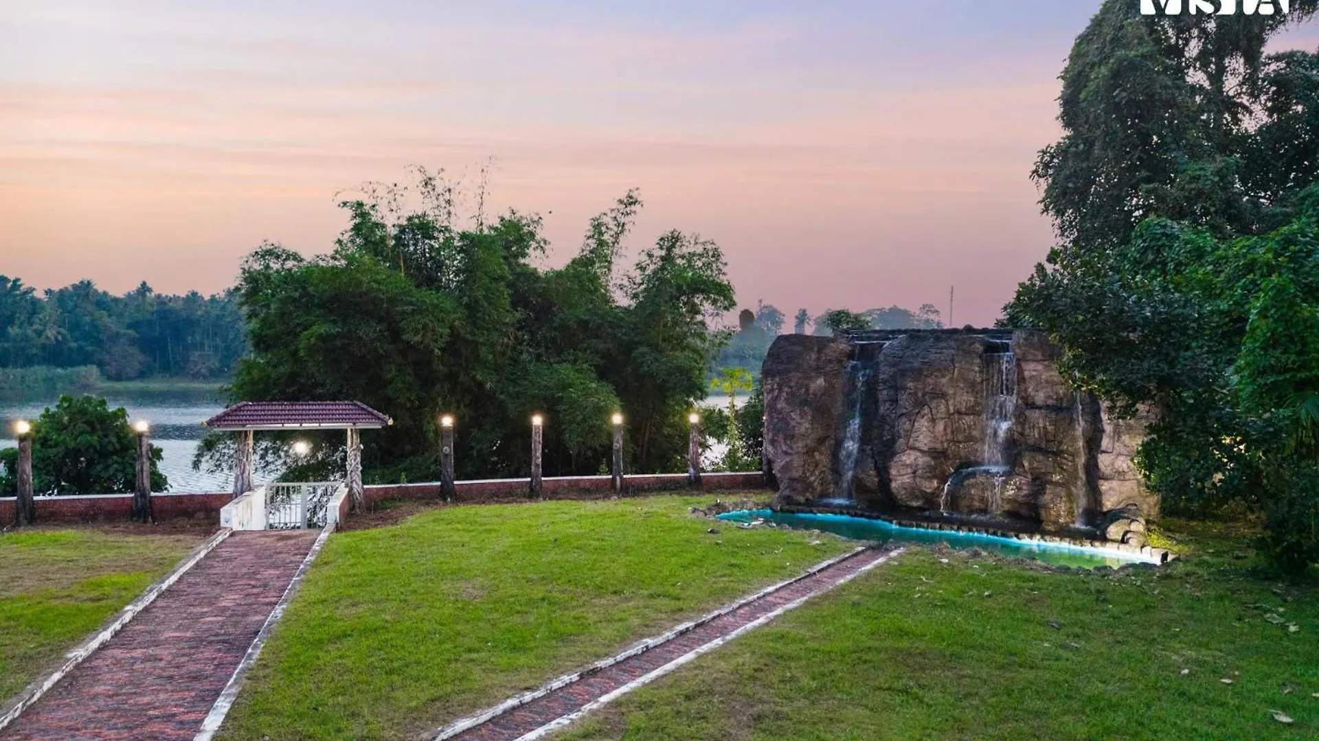 Stayvista At Periyar Palace- Pet Friendly, River View Villa With Garden Kochi India